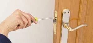 Affordable Locksmith Services Riverdale, MD 301-494-1013 Affordable Locksmith Services Riverdale, MD 301-494-1013 - trunk-unlock-01